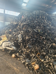 出售杂橡胶，长期有会货，现货一挂车