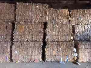 长期出售各等级的黄板纸压块，花纸压块