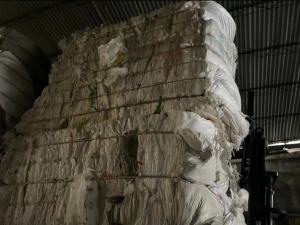 长期出售大白干造编织袋，少量杂色，干净无杂质，现货20多吨