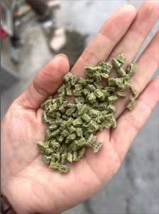 长期出售铝塑颗粒，适用于花盆，垃圾桶等