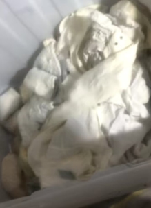 长期出售旧衣服白料，开花料，每月有二十吨，货在湖南湘潭