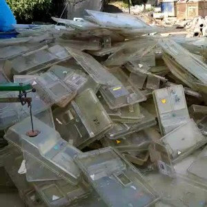 出售PC电瓶壳破碎料,现货30吨