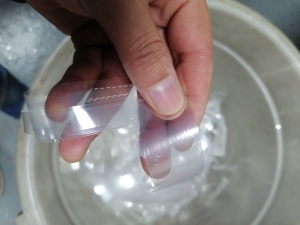 长期出售无胶pet膜边角料，现货2吨左右，月供15吨左右