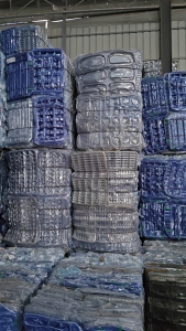 出售PVC吸塑盒毛料，带标签和没带标签的都有，现货三四十吨