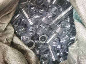 长期出售pet瓶胚，现货2吨左右，月供5吨左右