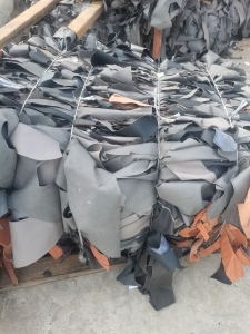 长期出售pvc方向盘蒙皮，蒙皮有十二吨，厂在陕西商洛