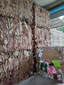 长期出售纯黄板纸压块，花纸统货压块