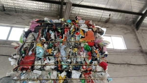 出售杂塑料压块，长期供货