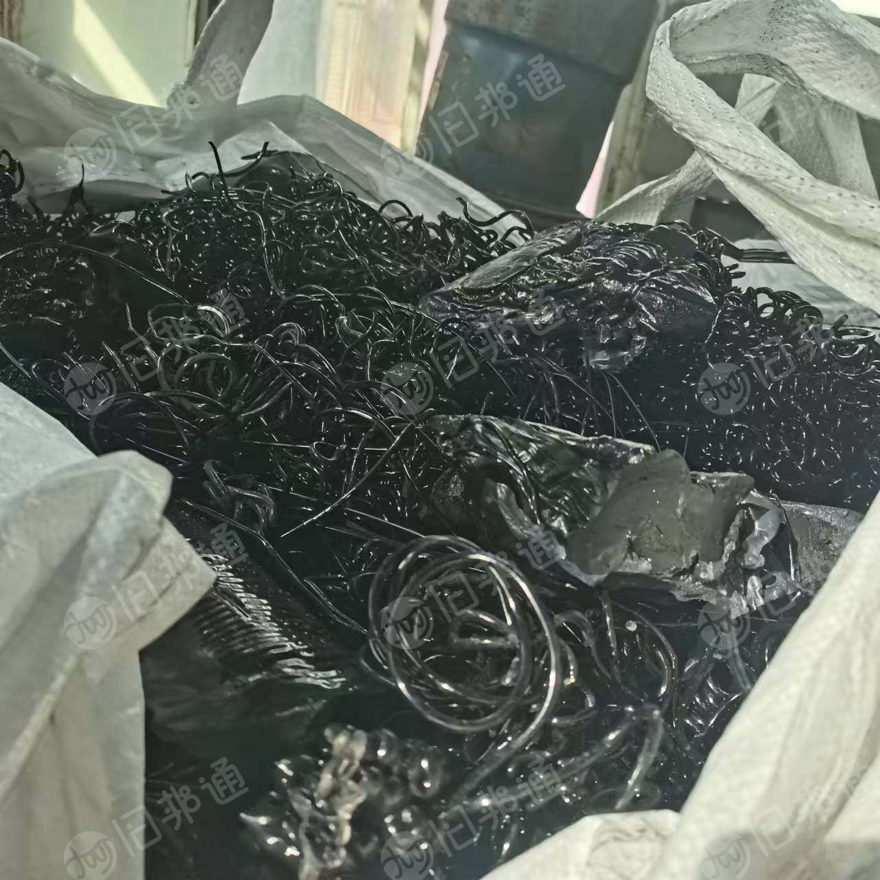 出售PET料块和PET头发丝废料