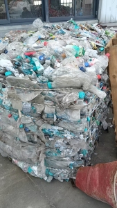 出售矿泉水瓶，瓶砖，打包站长期供应