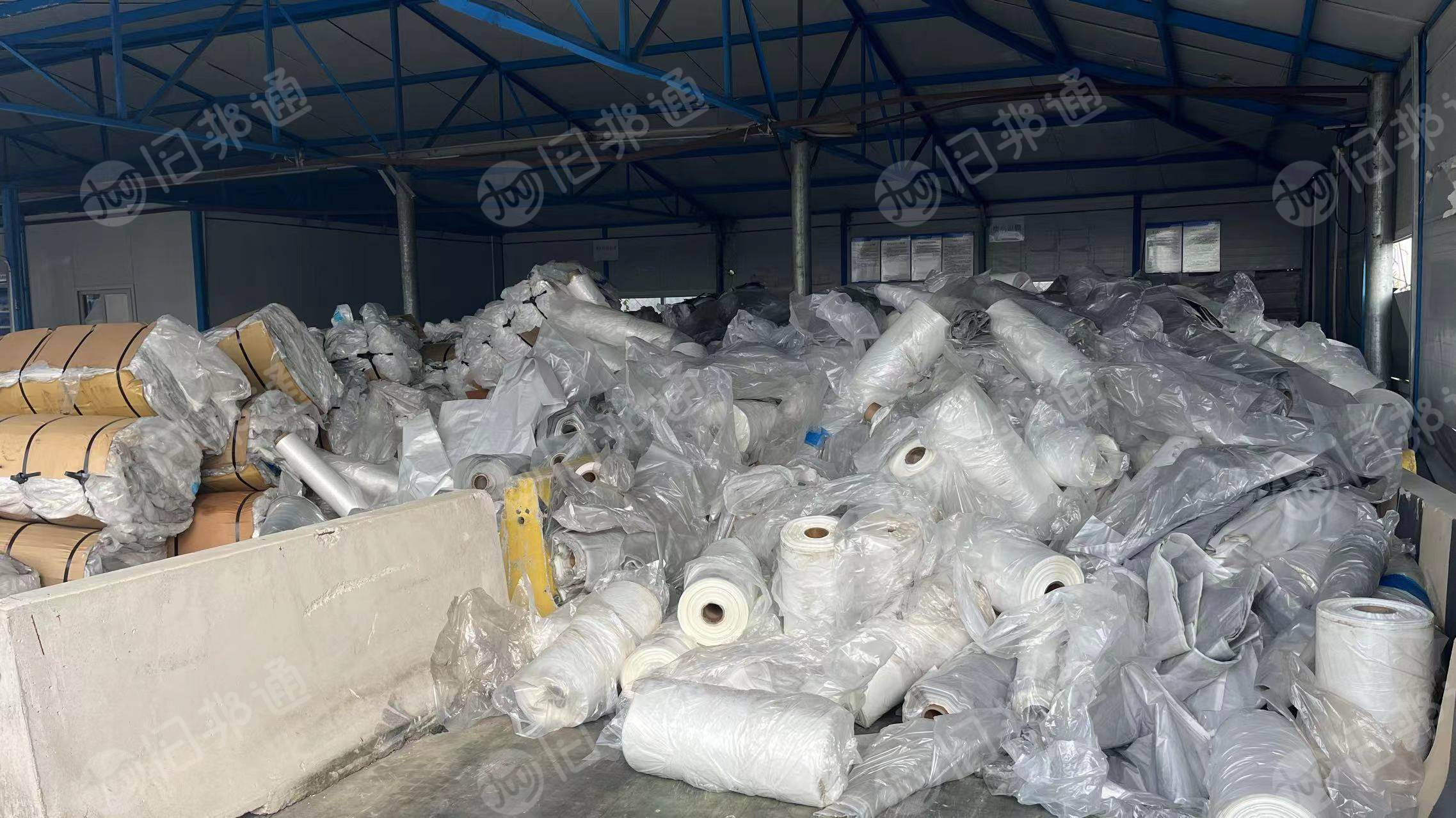 出售PET卷膜,没有胶、没有硅油、没有涂层,不锈钢外面的那种保护膜,现货50吨