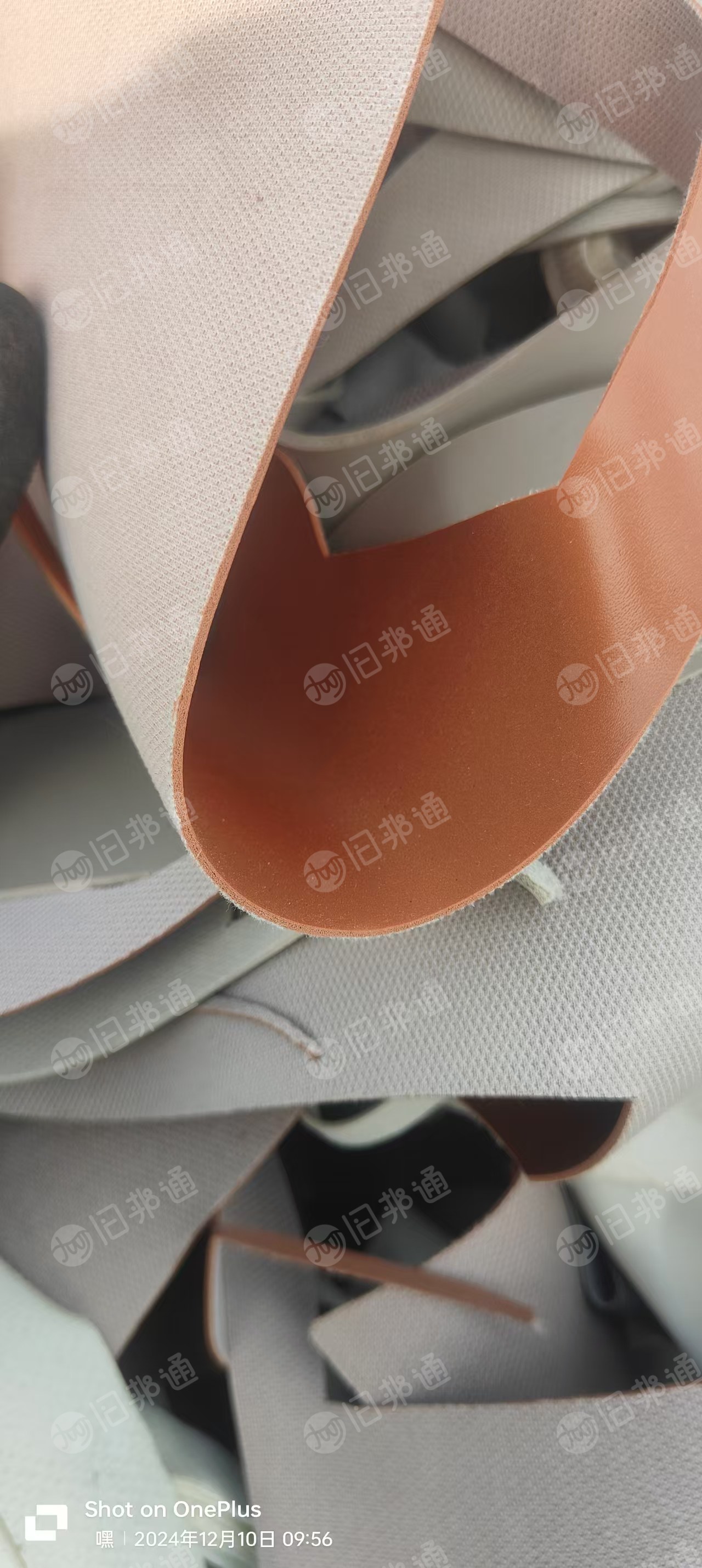 出售PVC沙发边角料,家私革边角料,干净!吹毛、压片、破碎都可以