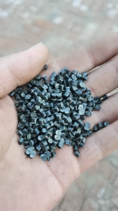 出售黑色无纺布沉底颗粒，现货8吨