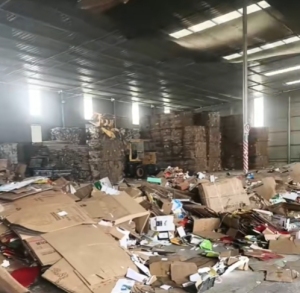 长期出售纯黄板纸压包，花纸统货