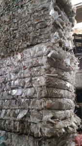 出售餐盒压块，长期供货