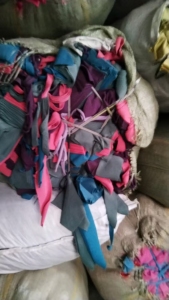 长期出售褪色氨纶棉，有杂色和浅色，现货6米8一车，货在湖南益阳