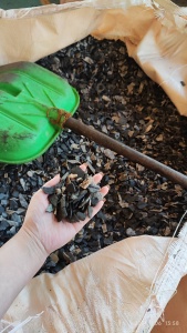 长期出售PP汽车内饰和保险杠破碎料