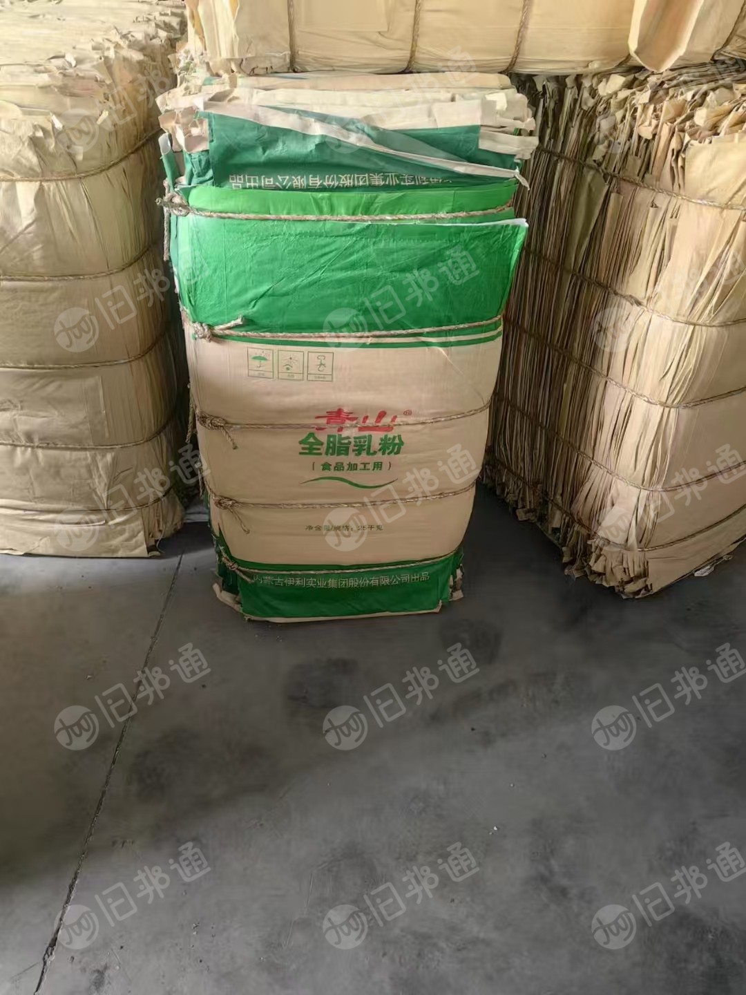 出售两款二手清一色奶粉纸塑袋,数量两万五条,1000条一个包