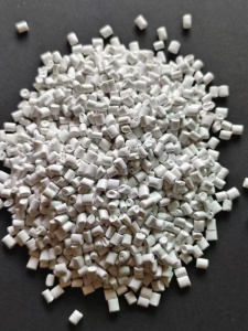 求购白PP颗粒，要耐冲，无黑点