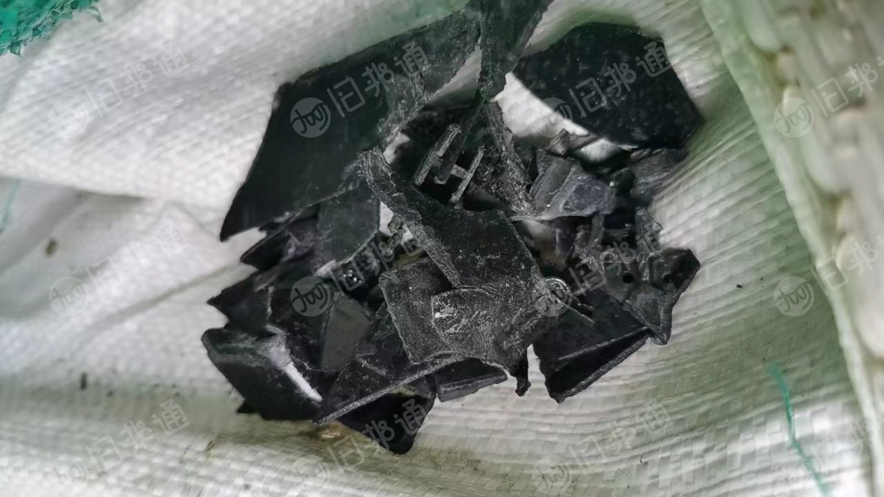 長(zhǎng)期出售pc/abs合金破碎料，沖擊20多，現(xiàn)貨30噸