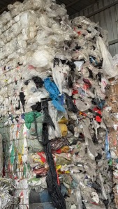 出售PP编织袋、PE杂膜炼油料，现货一挂左右