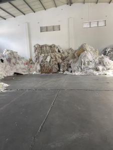 出售PE杂膜炼油料，现货一百多吨