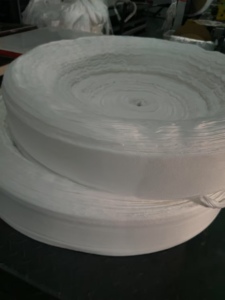 长期出售水刺无纺布，粘胶无纺布边角料，货在浙江海宁