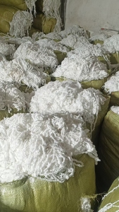 长期出售氨纶废丝，氨纶水丝，含水量30-40左右，现货50吨左右