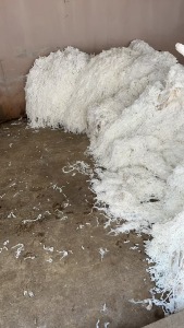 长期出售涤纶水丝，涤纶废丝，含水量百分之33左右，现货四五十吨