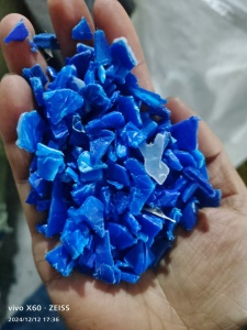 长期出售大小蓝桶破碎料