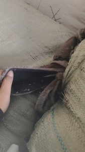 长期出售涤纶废布，涤纶边角料，涤纶碎布，月供十几吨