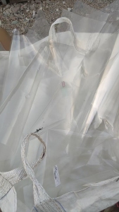 出售PET卷筒膜，不带胶，少量散货，少量带涂层的散货，都有分开装