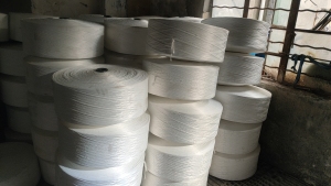 出售涤纶丝，涤纶纱线，涤纶打绳丝，现货30吨左右