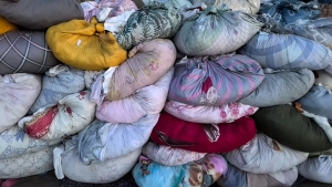 长期出售旧衣服大白，每月40-50吨，货在河北廊坊