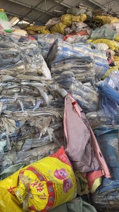 出售PVC铝材膜毛料，现货五十多吨