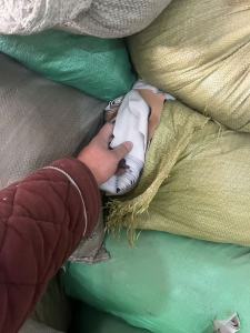 长期出售猫爪布，PVC皮革边角料，月供20吨左右，货在河北廊坊