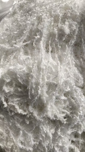 长期大量出售脱水的白色纯涤纶废丝，含水15以内，现货八九十吨