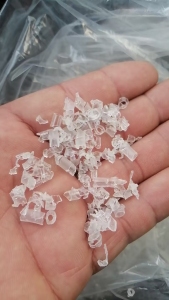 出售PP注射器破碎料，现货十几吨，没有用过的
