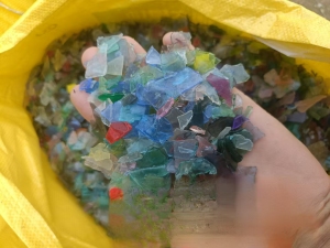 出售pc阳光板破碎料，色透、蓝透、白透，月供60吨