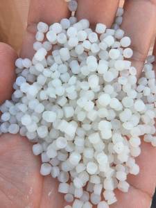 出售PE电池膜颗粒，长期供货