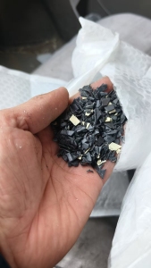 出售阻燃pe高压破碎料,高档地板保护层破碎料,月供100吨