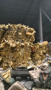 大量出售汽车海绵，海绵废料，海绵，现货30吨左右