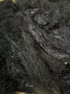 长期出售黑色涤纶废丝，每月100吨左右，货在福建福州