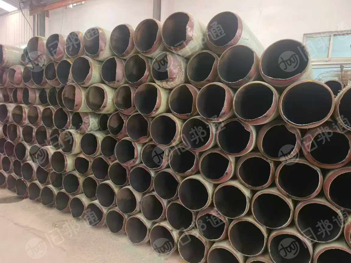 出售700个大钢管,内径钢板壁厚5个,外缠玻璃纤