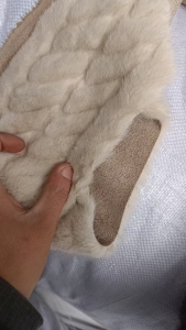 出售涤纶废布，人造毛，假毛，现货有200吨，货在辽宁辽阳