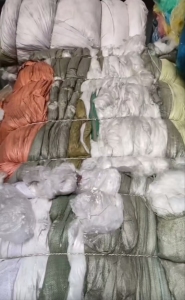 长期出售各种PE膜废料，高压膜，低压膜，乳白袋