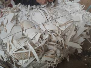 出售小花口杯纸边角料，每月70吨-100吨