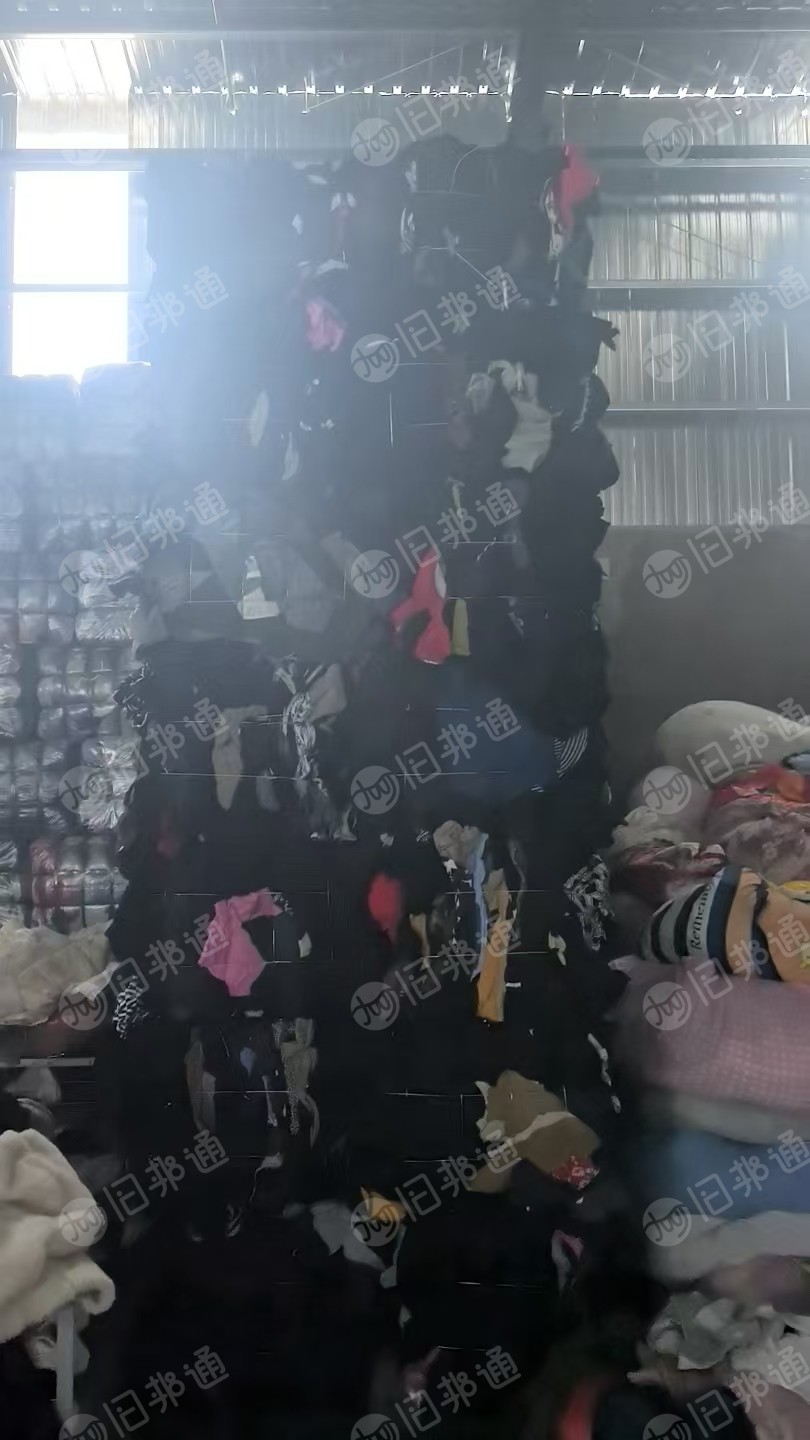 出售旧衣服黑料,下脚料,燃烧料,压包好的,货在河南郑州