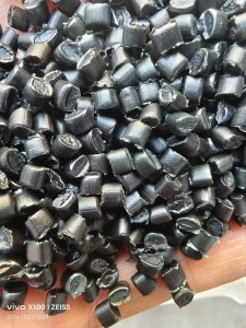 长期出售pe轻胶膜颗粒，过120目，现货20吨左右