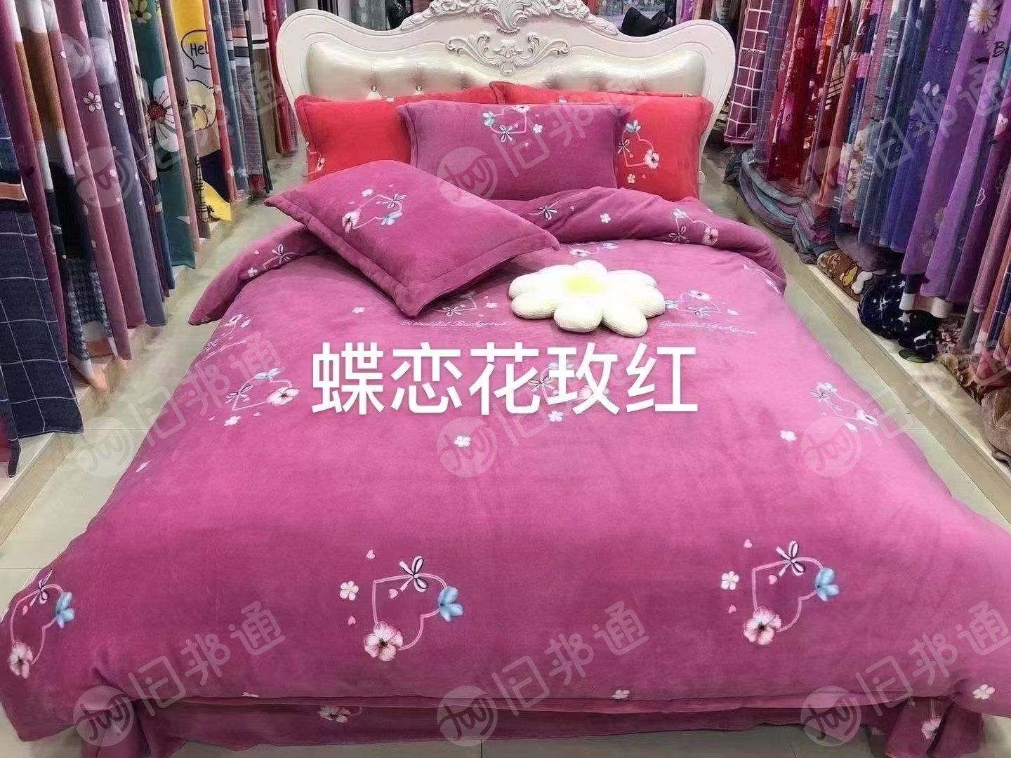 出售库存牛奶绒,牛奶绒布,库存布,绒布,门幅245,克重160,每个花型大约10卷,总共50多卷